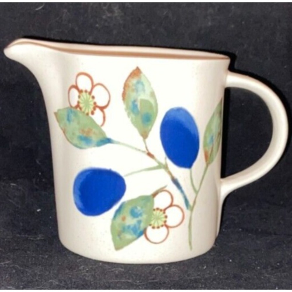 Mikasa Intaglio Country Cottage Creamer Milk Jug Pitcher
